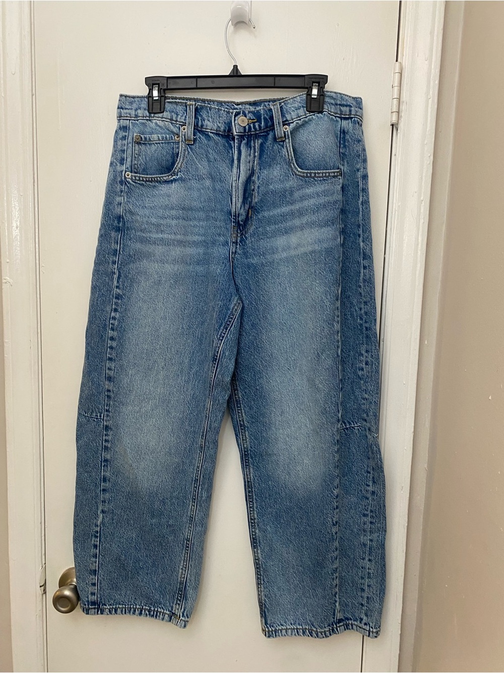 Lucky Brand Barrel Leg Jeans – Medium Wash Denim